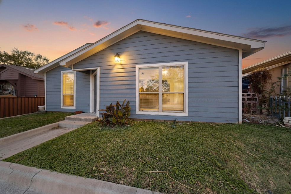 2007 Red Cloud Dr, Dallas, TX 75217 - photo 1