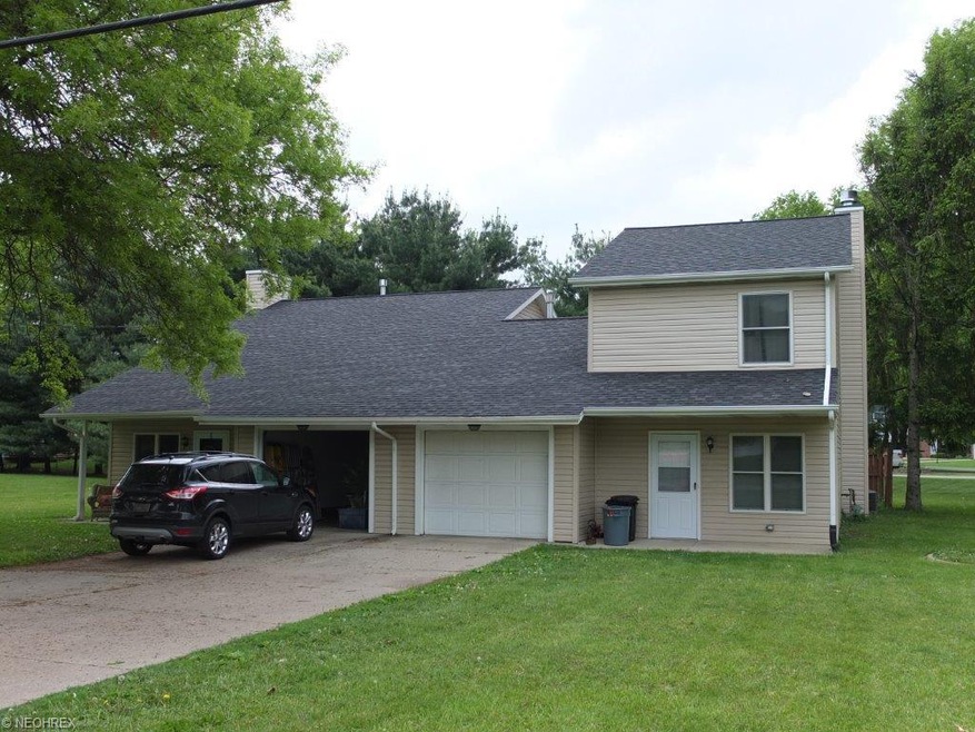 Great investment opportunity! Both units have 2 be