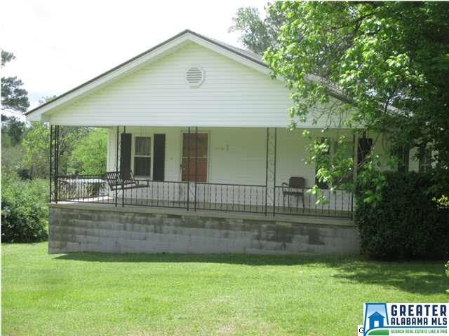 2.5 acres +/- per county records. 3BR, 1BA, living
