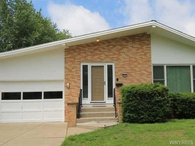 Exterior Front 3 bedroom ranch located near parks,