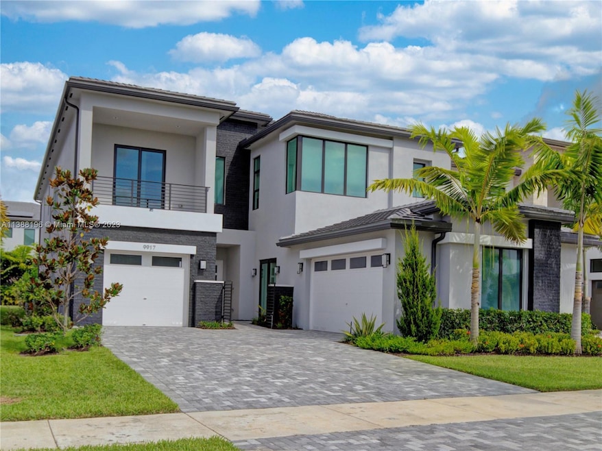 Sold $2,900,000 • Co-Listing Agent