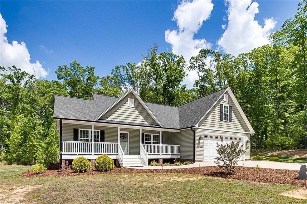 1805 Ashbrook View Ln, Asheboro, NC 27205 - photo 1