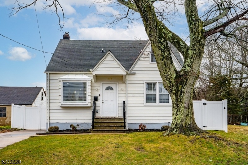 528 Boesel Ave, Manville, NJ 08835 - photo 1