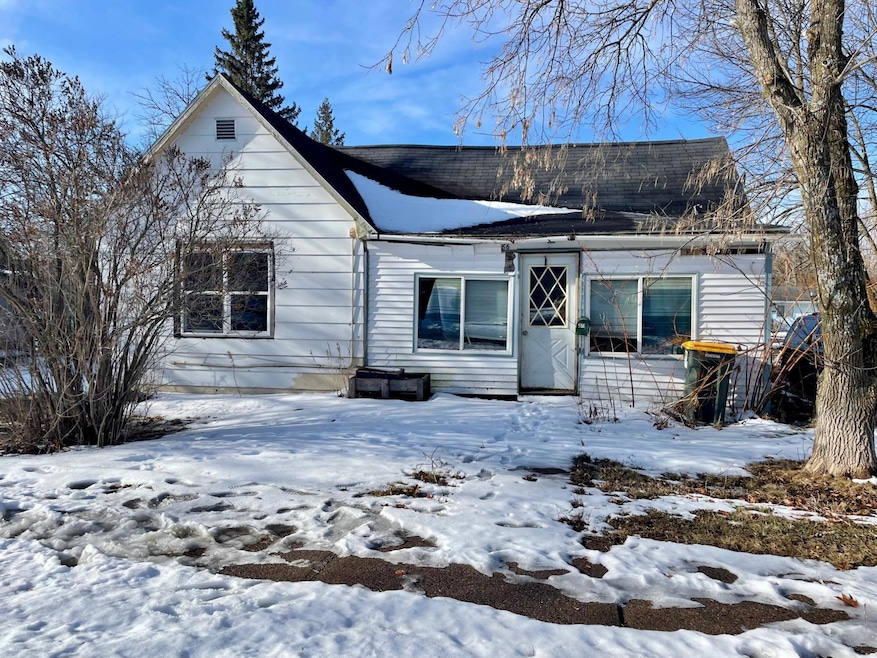 586 S Argyle Ave, Phillips, WI 54555 - photo 1