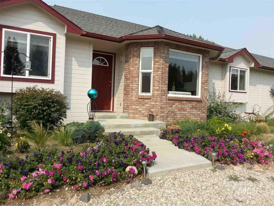 2336 Lower Pond Ln, Homedale, ID 83628 - photo 1