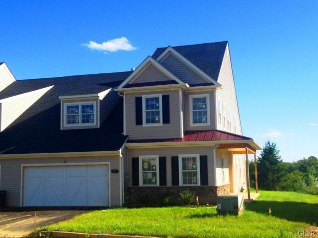 5507 Bayberry Ln, Whitehall, PA 18052 - photo 1