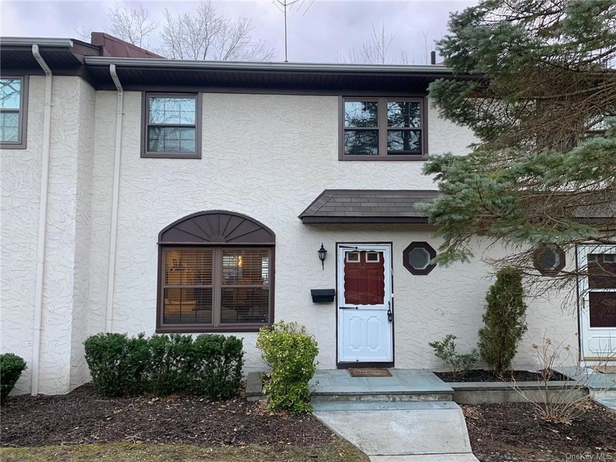 82 Somerset Dr unit 22F, Suffern, NY 10901 - photo 1