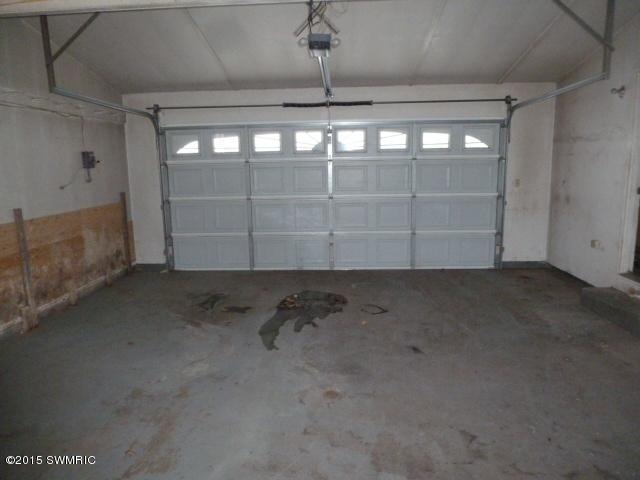 3-Garage Interior