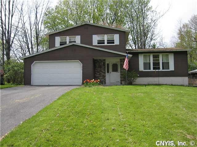 Exterior Front. Very nice 3 bedroom, 1.5 bath Spli