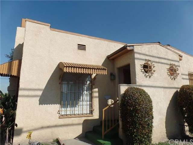 Front house =2 bedrooms and 1 full bath