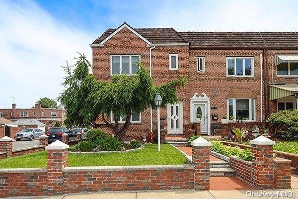 62-01 80th St, Middle Village, NY 11379 - photo 1