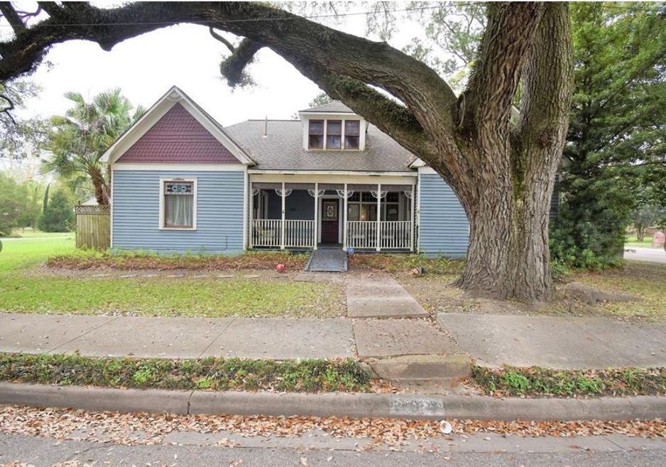 104 S Johnson St unit A, Alvin, TX 77511 - photo 1