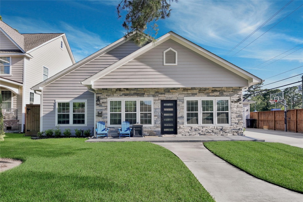 1733 Saxon Dr, Houston, TX 77018 - photo 1