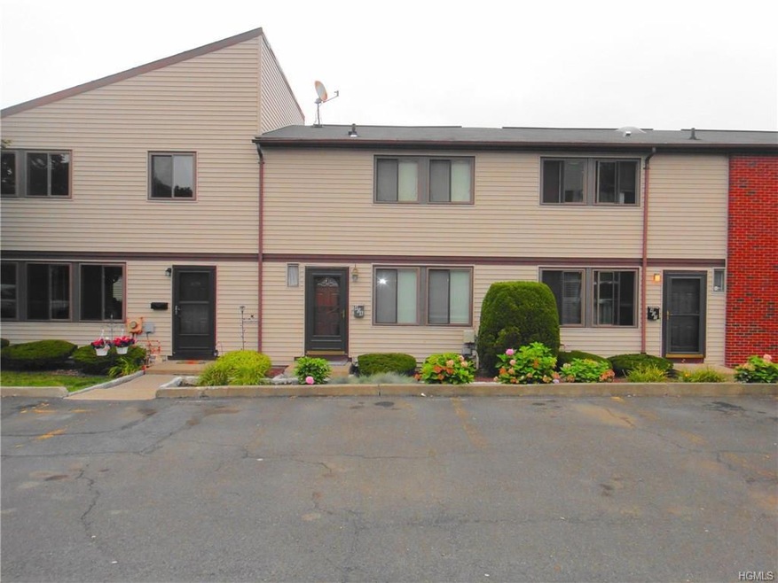 407 Country Club Ln, Pomona, NY 10970 - photo 1