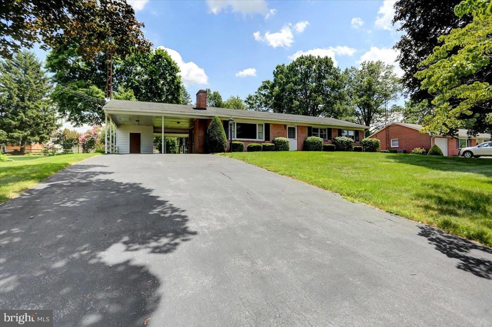 2934 Jefferson Dr, Chambersburg, PA 17201 - photo 1