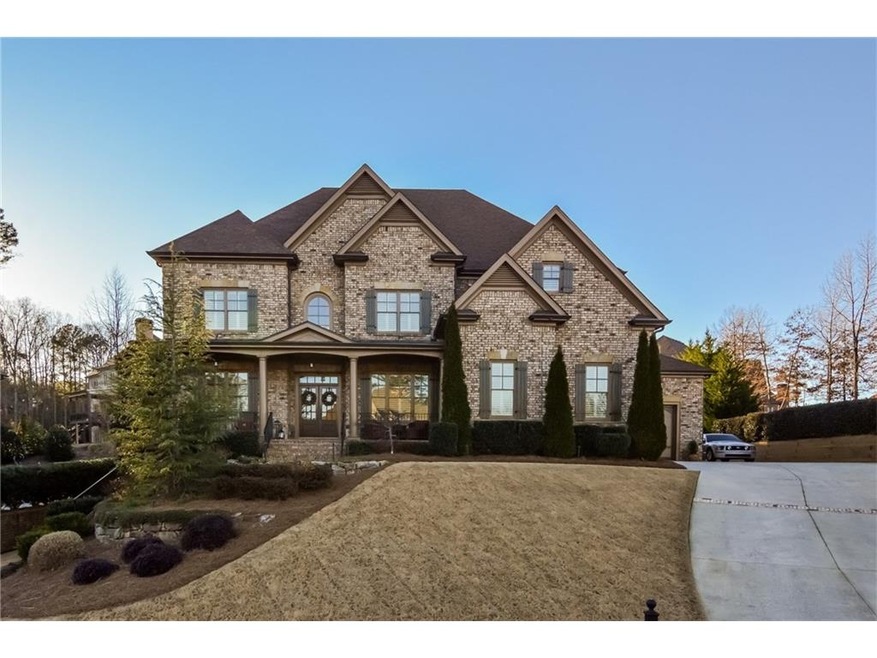 Elegant curb appeal