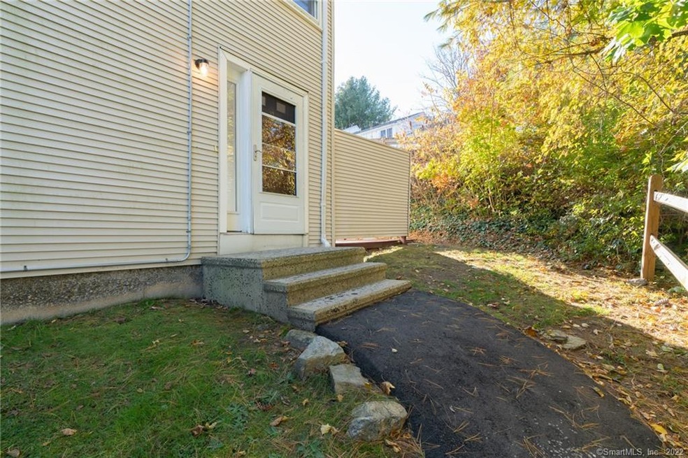 25 Deerwood Ln unit 12, Waterbury, CT 06704 - photo 1