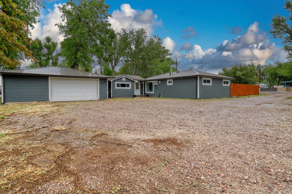 House & Garage-3264