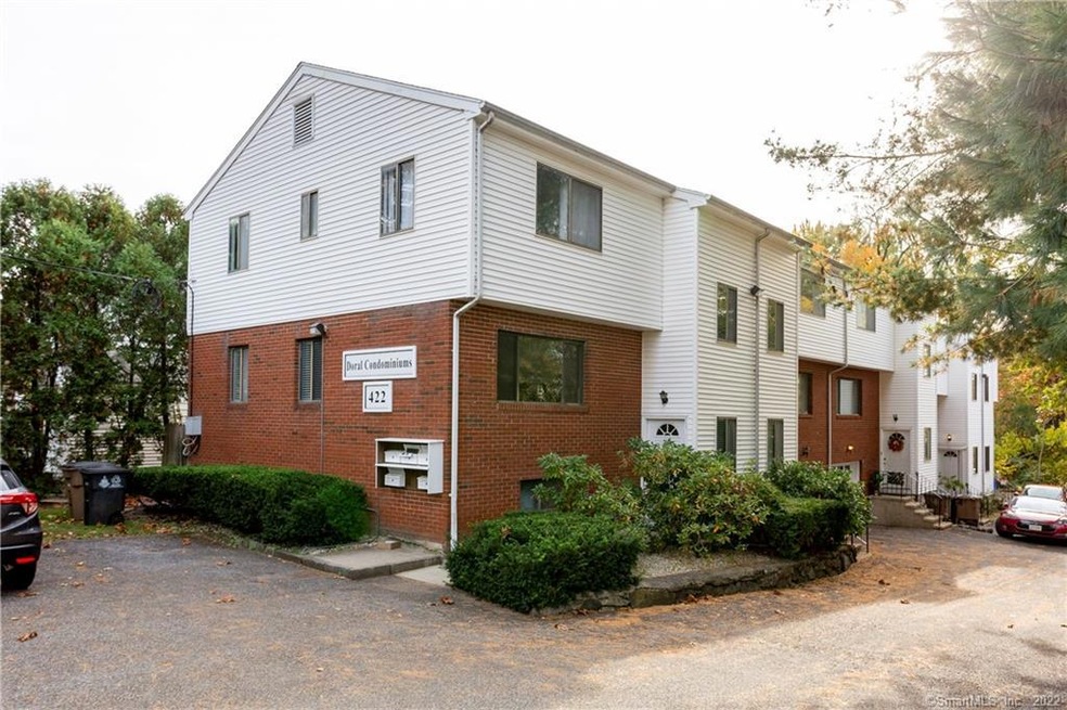 422 Courtland Ave unit 2, Stamford, CT 06906 - photo 1