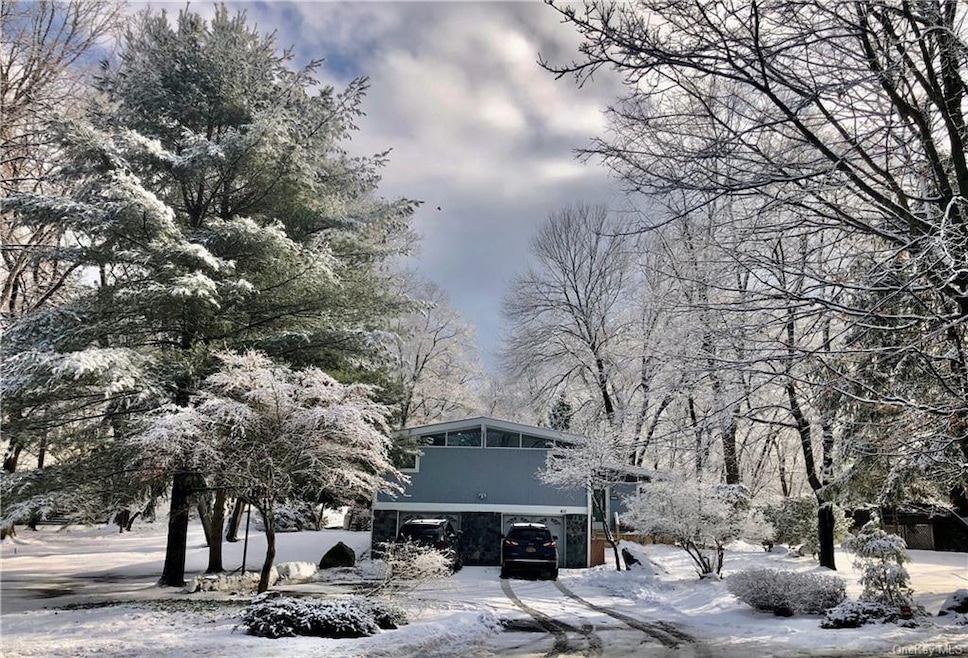 411 Furnace Dock Rd, Cortlandt Manor, NY 10567 - photo 1