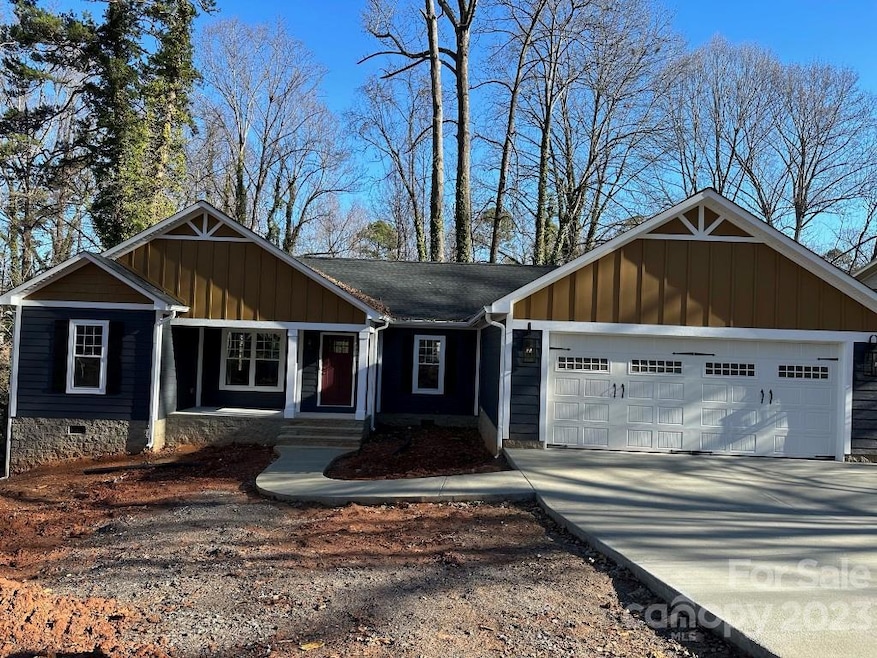 364 N Oakwood Dr, Statesville, NC 28677 - photo 1