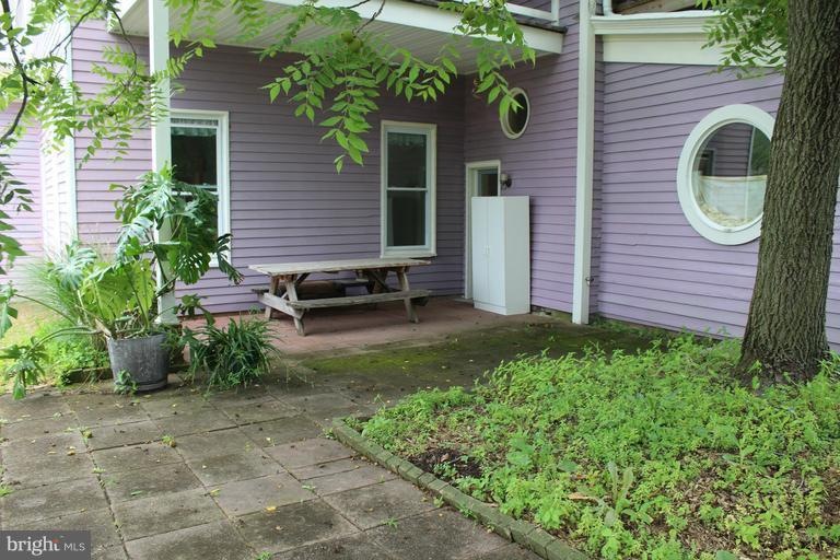 215 Piccadilly St, Edinburg, VA 22824 - photo 1