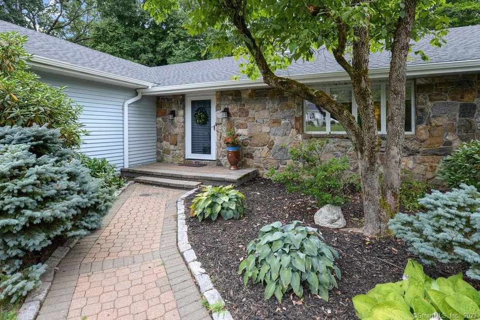 67 Fox Chase Ln, West Hartford, CT 06117 - photo 1