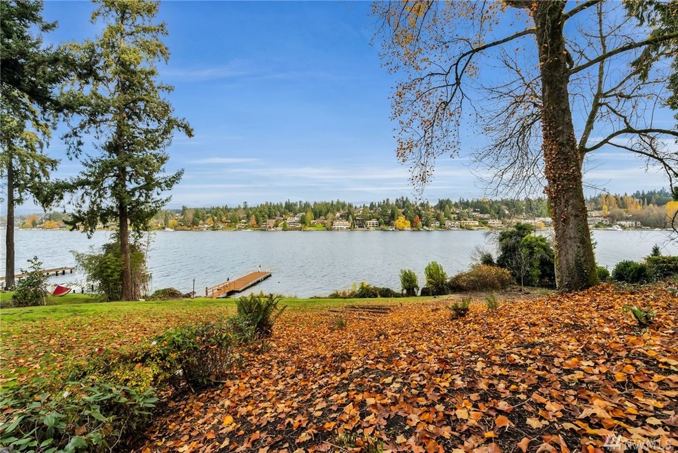 38 Hunts Point Rd, Hunts Point, WA 98004 - photo 1