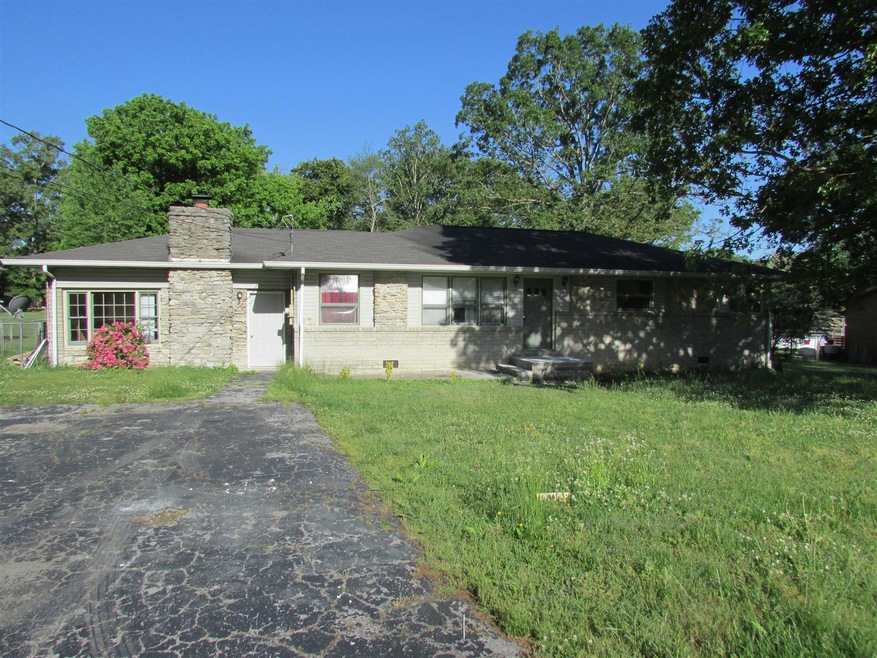 1704 3rd Ave, Manchester, TN 37355 - photo 1