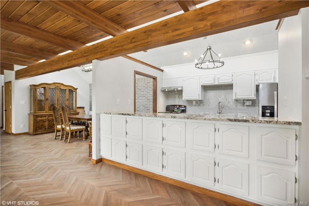 708 W Kaisertown Rd, Montgomery, NY 12549