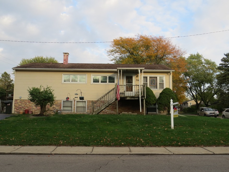 328 Amarillo Dr, Carpentersville, IL 60110 - photo 1