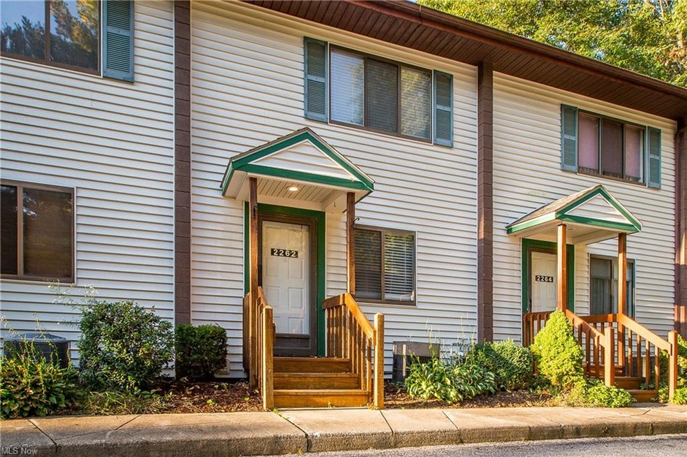 Welcome to 2262 Pine Top Ct!