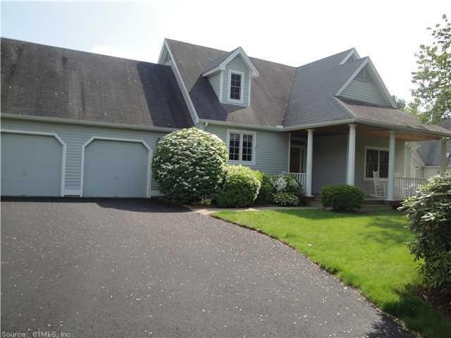 535 Hawthorne Ln unit 535, Windsor, CT 06095 - photo 1
