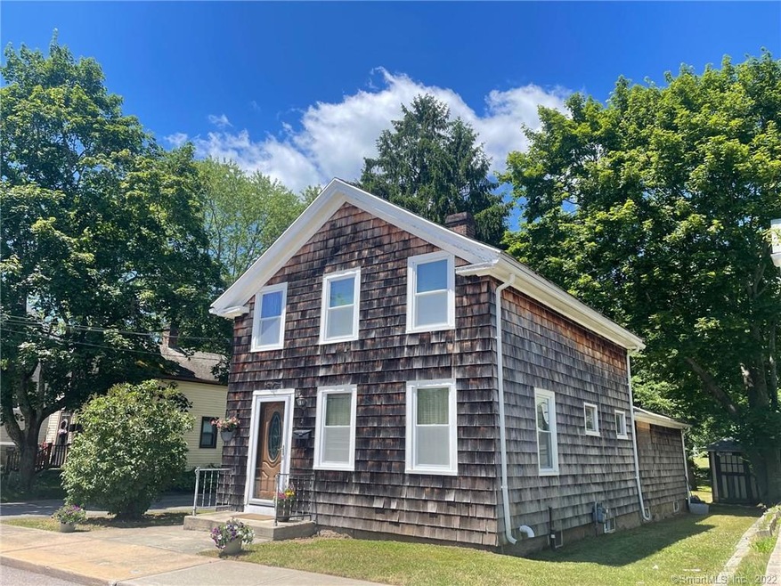 Charming 2 Bedroom, 2 Full Bath home.