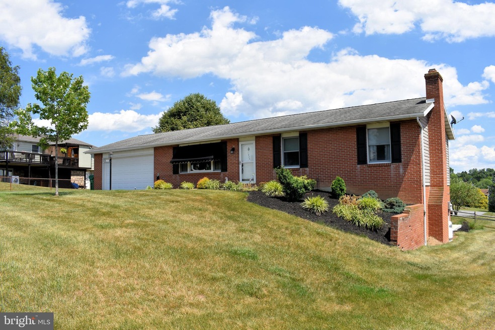 1920 Quigley Dr, Chambersburg, PA 17202 - photo 1