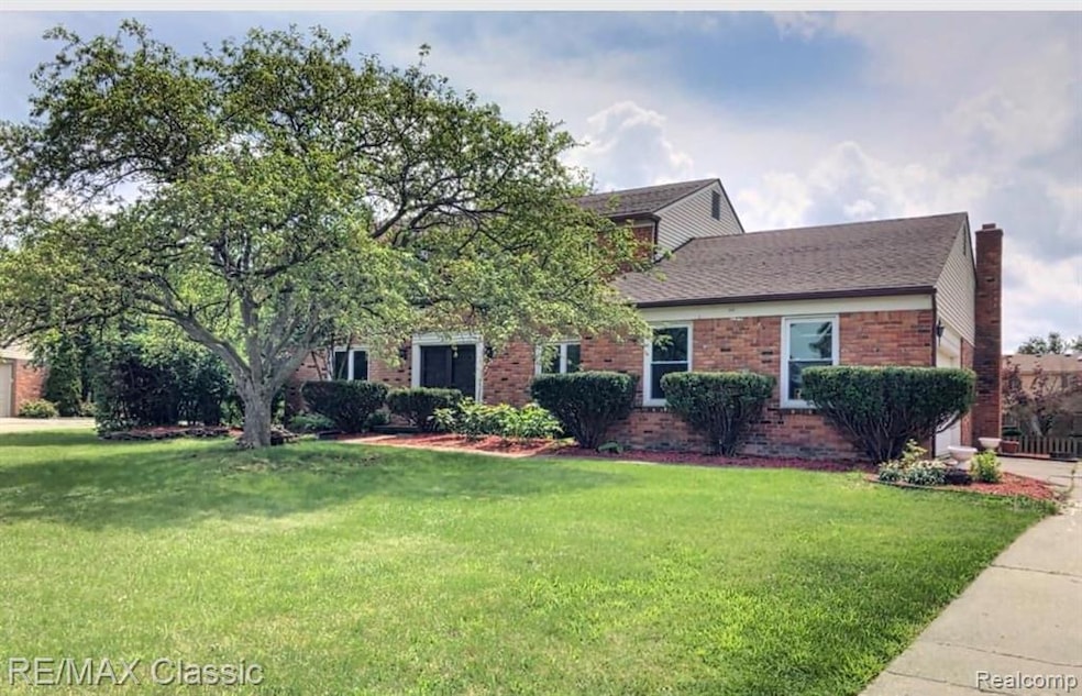 3075 Winchester Rd, West Bloomfield, MI 48322 - photo 1