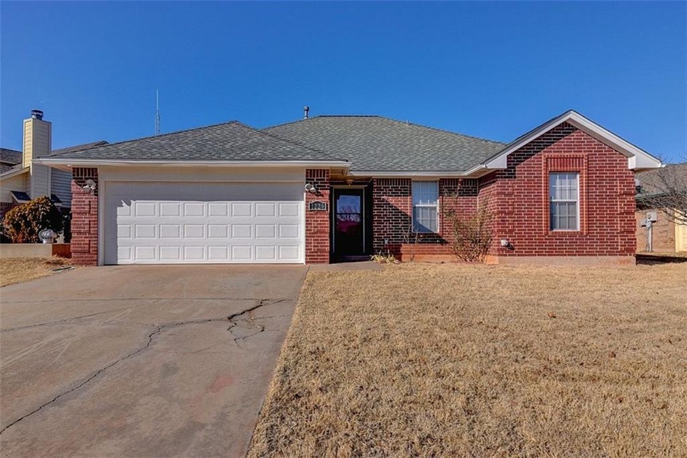 1229 NE 23rd St, Moore, OK 73160 - photo 1