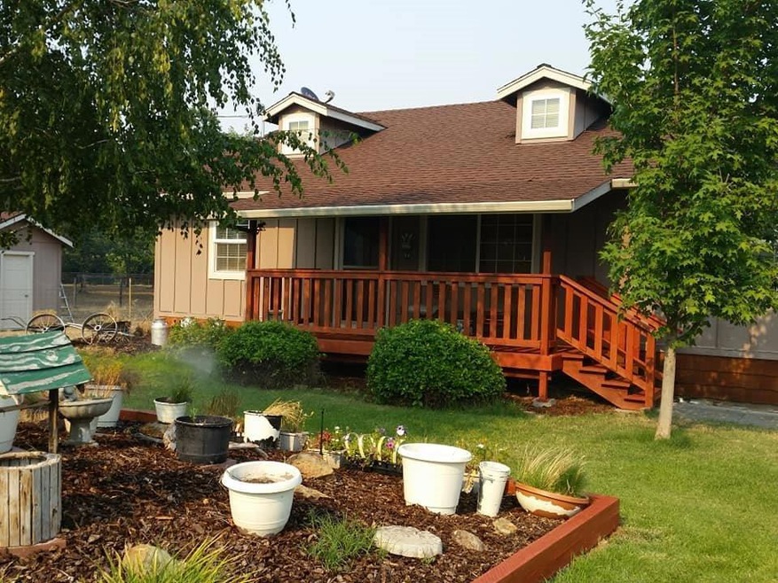 6374 Ponderosa St, Central Point, OR 97502 - photo 1