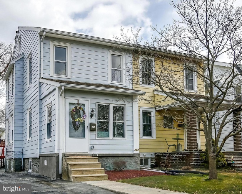 207 W Ashland Ave, Glenolden, PA 19036 - photo 1