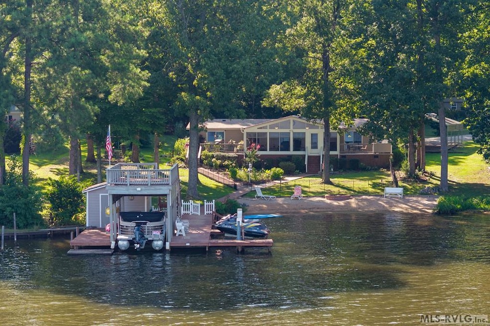 Pending $699,000