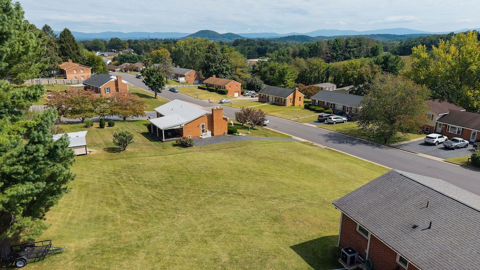 116 Fox Hill Dr, Staunton, VA 24401 - photo 1