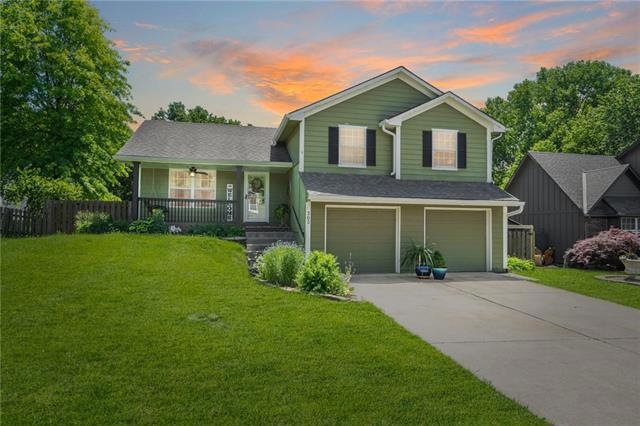 303 W Calico Dr, Raymore, MO 64083 - photo 1