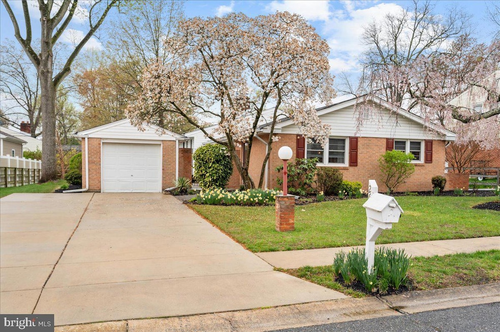 2610 Stephenson Dr, Wilmington, DE 19808 - photo 1