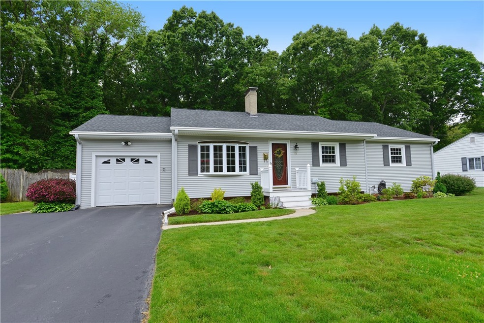 45 Oberlin Dr, Warwick, RI 02886 - photo 1