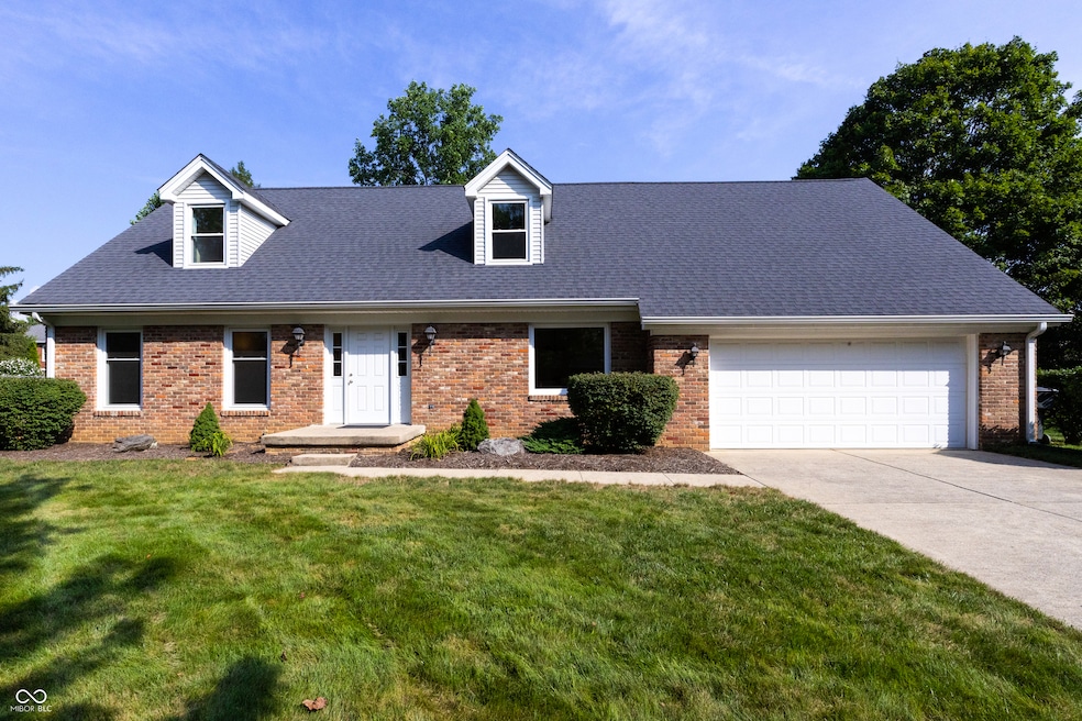 1036 Goldfinch Rd, Columbus, IN 47203 - photo 1