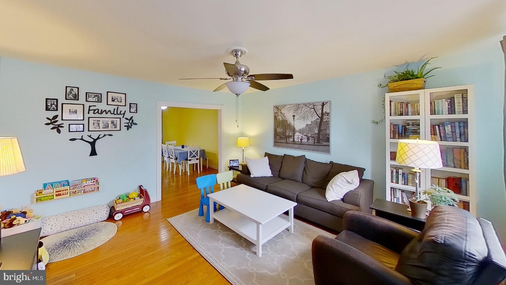 1738 Pin Oak Rd, Parkville, MD 21234 - photo 1