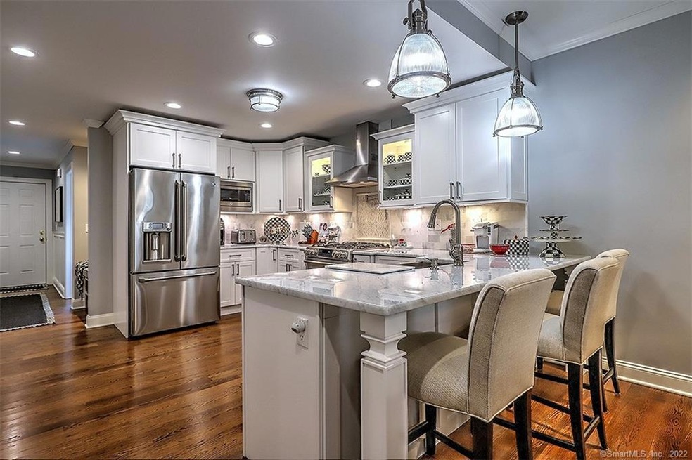 24 County Walk Ln, East Haven, CT 06512 - photo 1