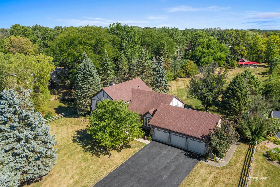 5N443 Oak Rd, Saint Charles, IL 60175 - photo 1