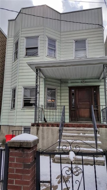 135 Oak St, Weehawken, NJ 07086 - photo 1