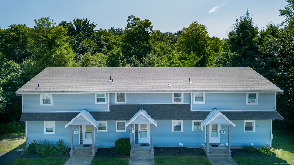 744 Center St, Wallingford, CT 06492 - photo 1